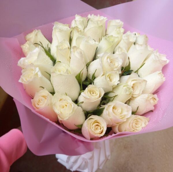 40 WHITE ROSES